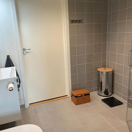 Villa Two-Story Townhouse With Two Bedrooms, Each With Kingsize Beds And And Two Bathrooms Haugesund